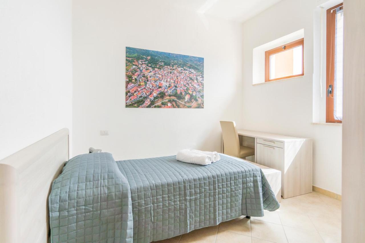 Hotel Dei Tacchi Osini Екстериор снимка