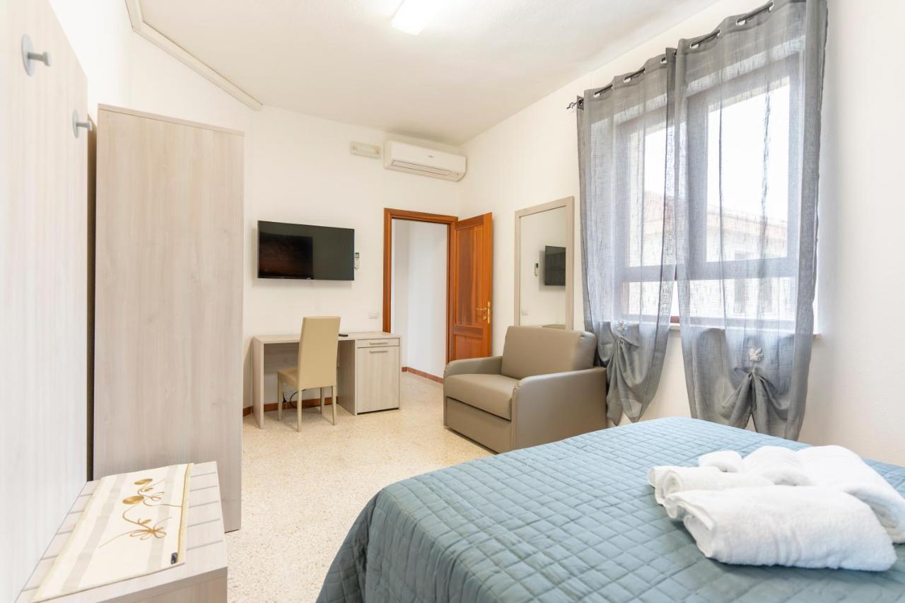 Hotel Dei Tacchi Osini Екстериор снимка